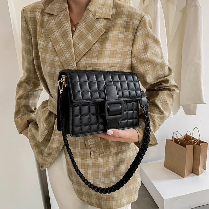 

Women's Handbag 2022 New Fashion Single Shoulder Bags Female Armpit Bag Women Chain Messenger Small Square Bags