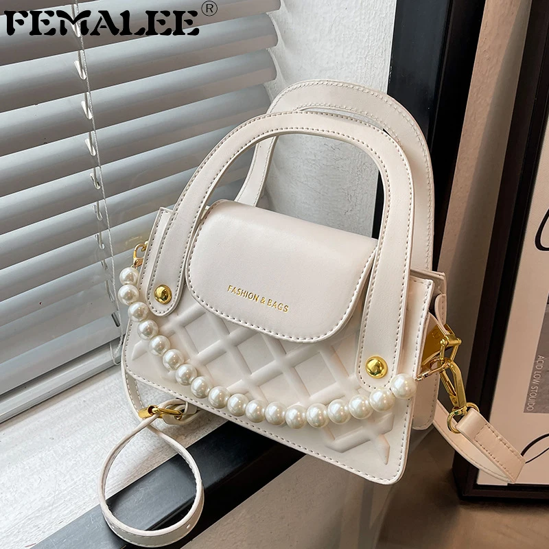 

Стеганые дамские сумочки на плечо с гравировкой и откидной крышкой, сумки-мессенджеры с жемчужными ручками для женщин, 2022, ручные сумки, мод...