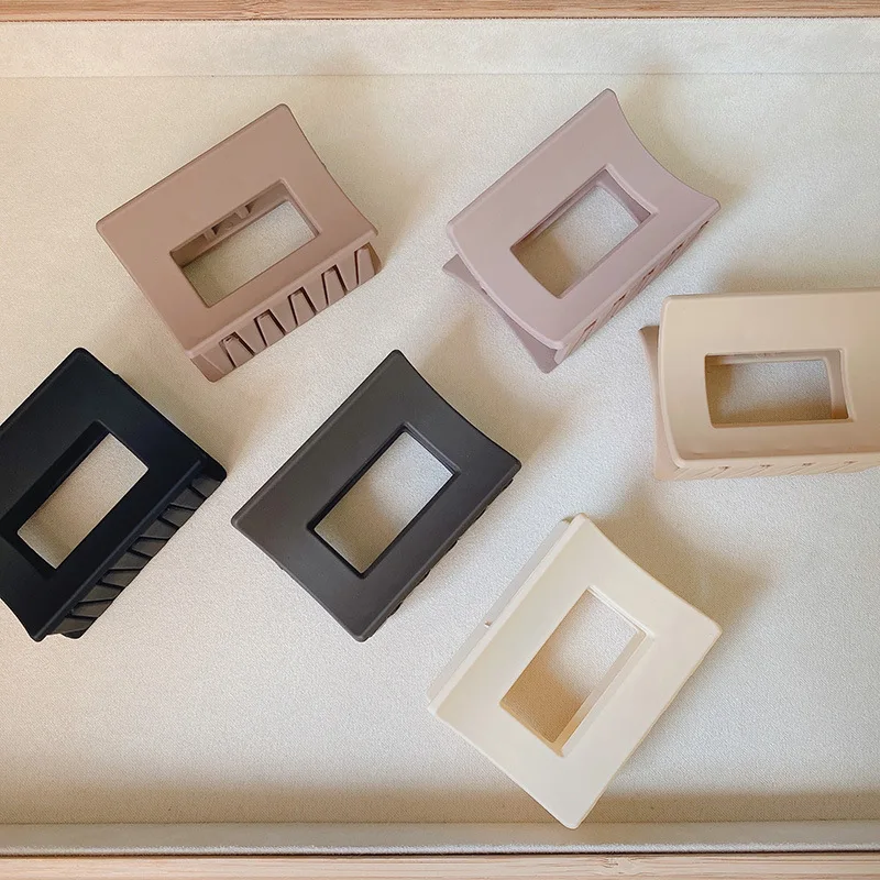 

Frosted Hollow Square Hair Clips for Hair Accessories for Women Elegant Bathing Clip Girls Accessory New Headwear Apparel