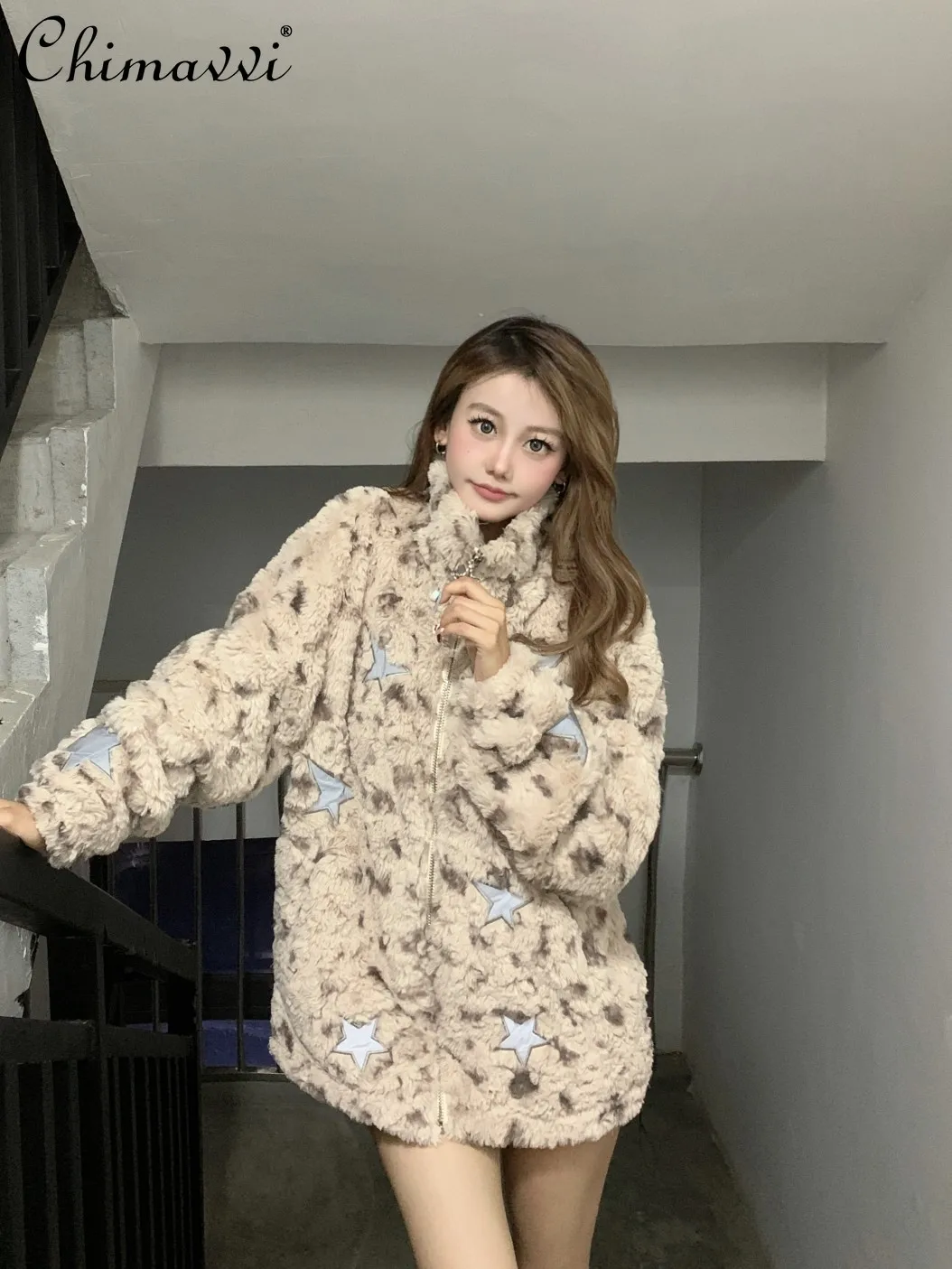 

Модное утолщенное американское пальто из кроличьего меха, Женская свободная плюшевая куртка из меха ягненка и хлопка, новинка 2023, зимняя женская одежда