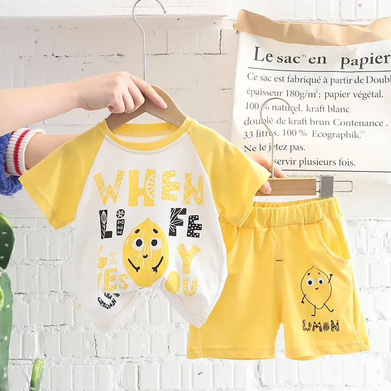 

Летняя Детская уличная одежда, футболка и шорты с мультяшным принтом в стиле пэчворк для маленьких мальчиков и девочек, модный спортивный к...