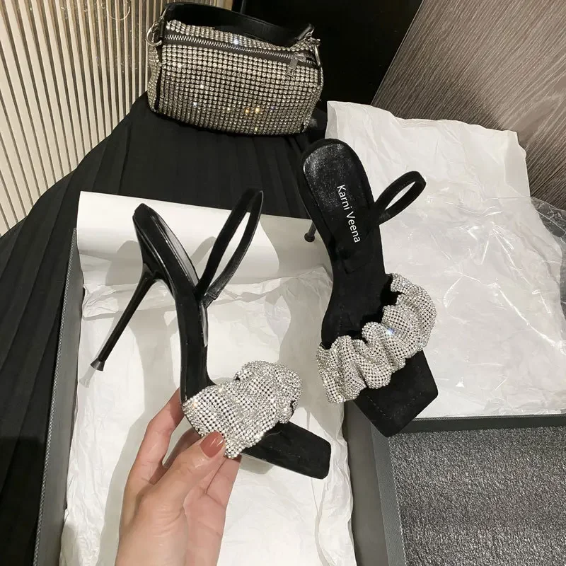 

Новые сказочные тапочки, босоножки на высоком каблуке
