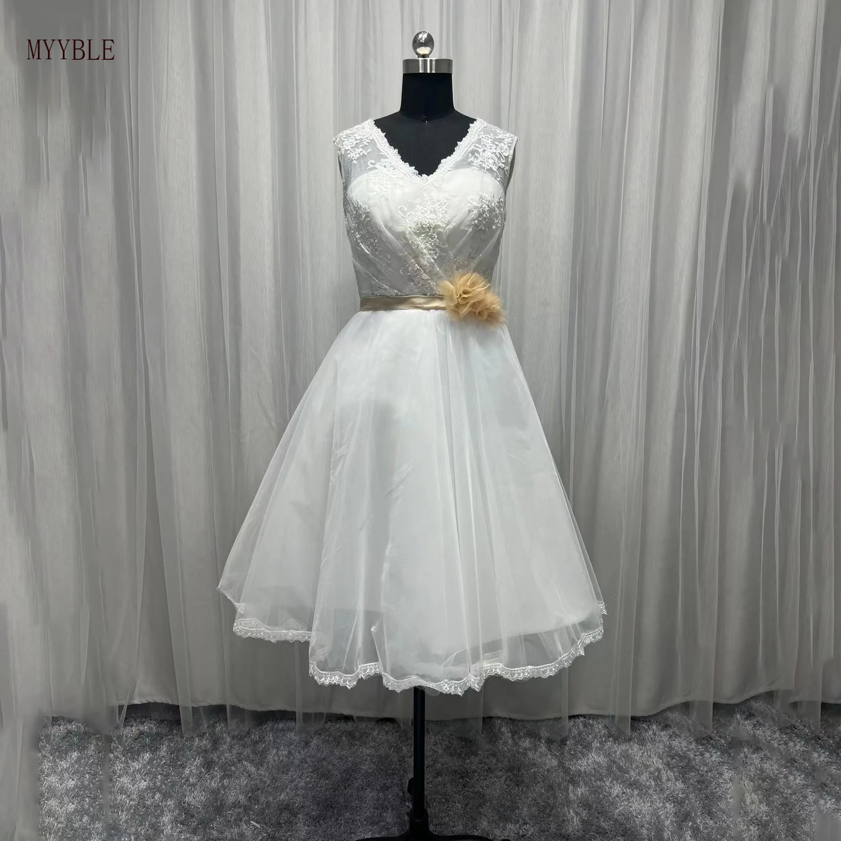 Купи Real Image Short Wedding Dresses 2023 V-Neck Plus Size Sleeveless White Ivory A-Line Vintage Tea Length Lace Bridal Dress за 4,418 рублей в магазине AliExpress