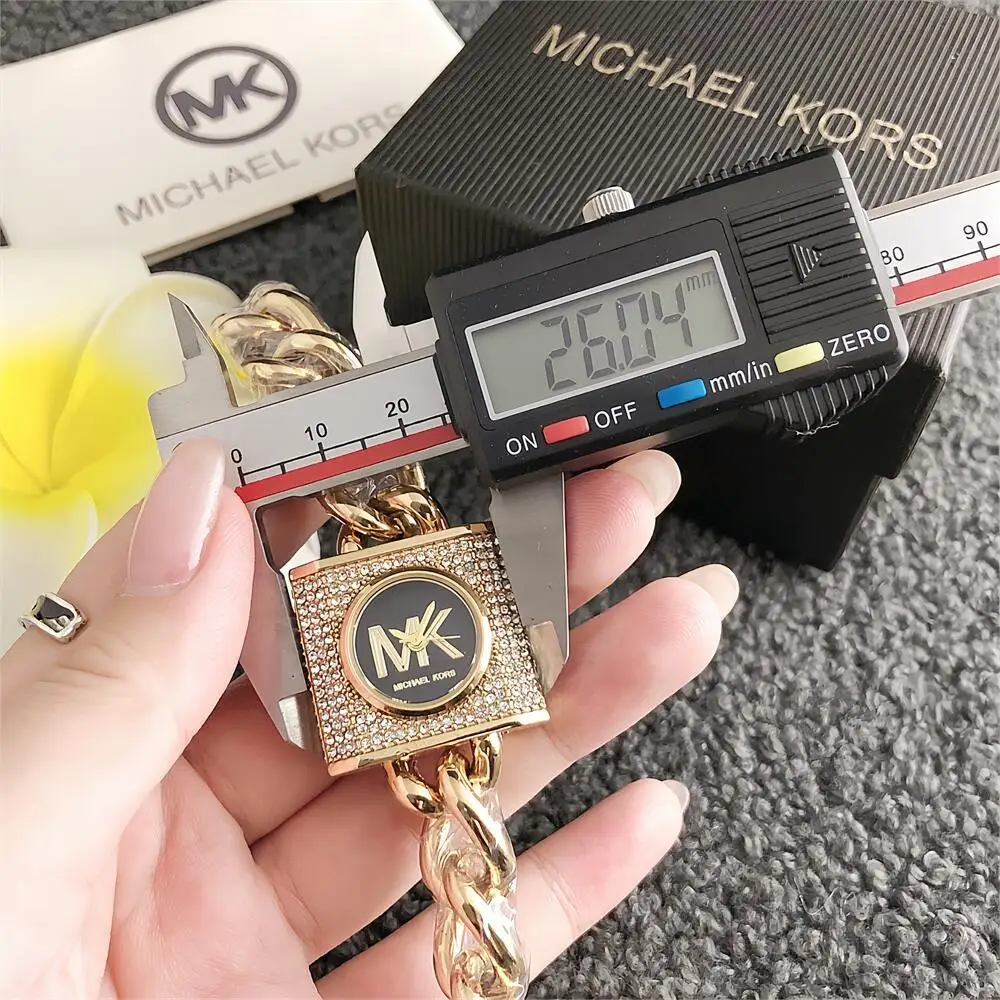 Фото Женские квадратные кварцевые часы Michael Kors, повседневные деловые наручные часы, модные роскошные минималистичные часы с таймером, элегантный подарок для женщин №5