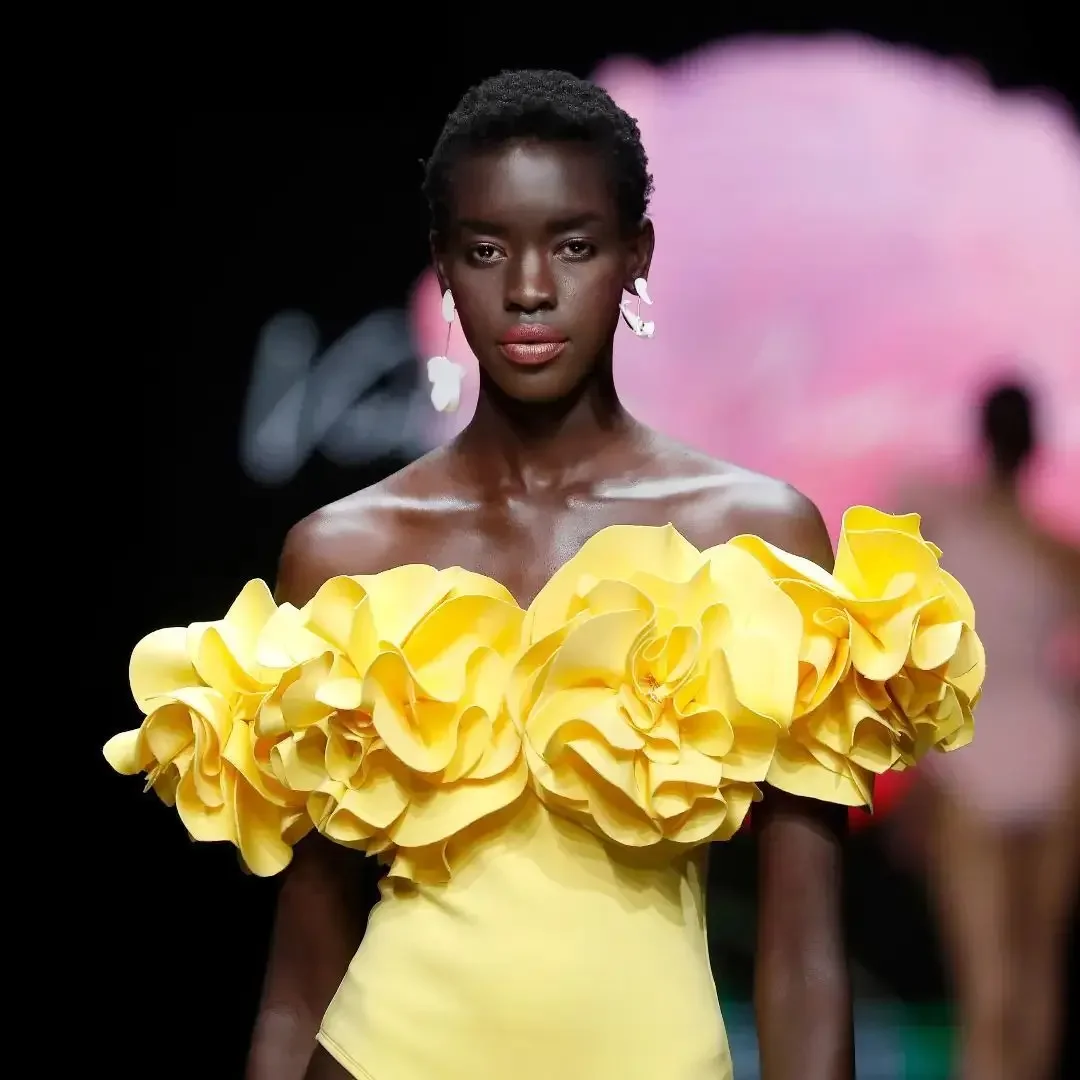 Соблазнительный комплект бикини с 3D цветами из 3 предметов бандо Цветочная юбка