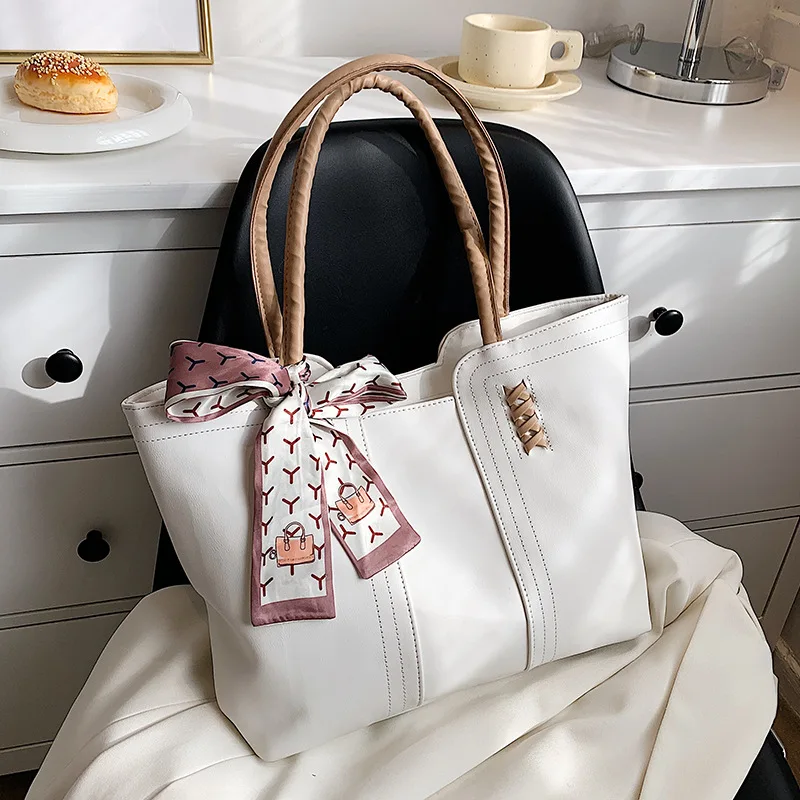

Artificial Leather Large Capacity Leisure Handbag Spring And Summer Fashion Versatile College Student Shoulder Bag Female