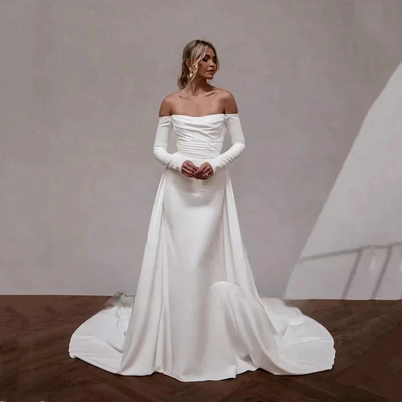 Женское атласное платье с лямкой на шее простое свадебное квадратным вырезом и