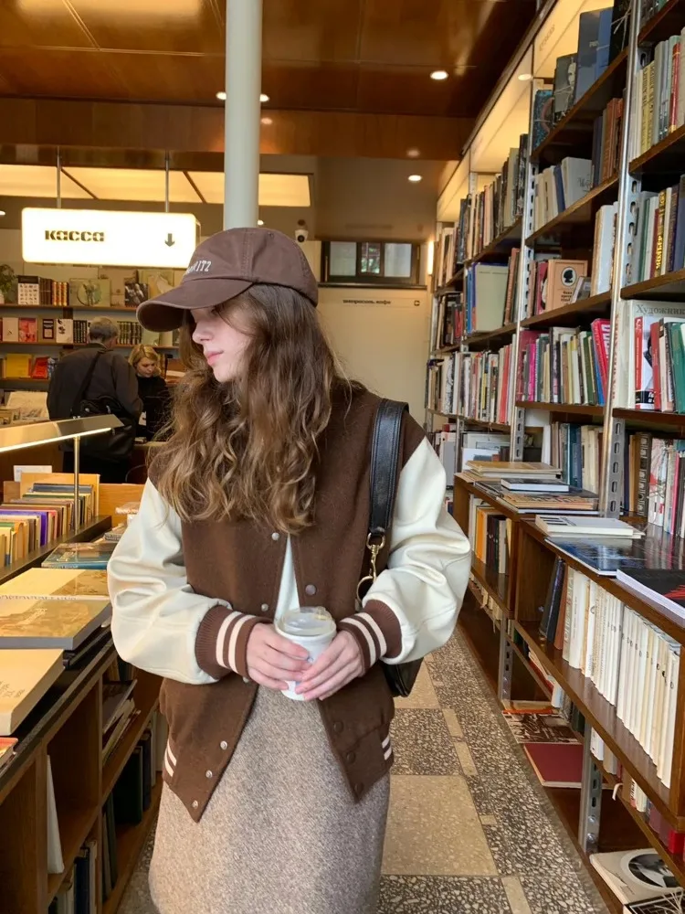 Куртка-бомбер женская в стиле хип-хоп