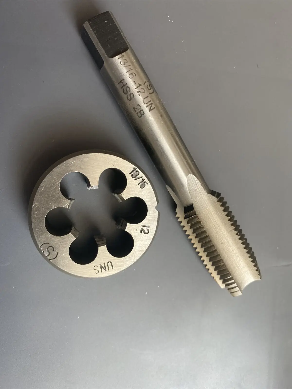 

13/16-12UN 13/16-12 HSS Tap And Die Set， UNS Machine Thread Tap And UNS Round Thread Die