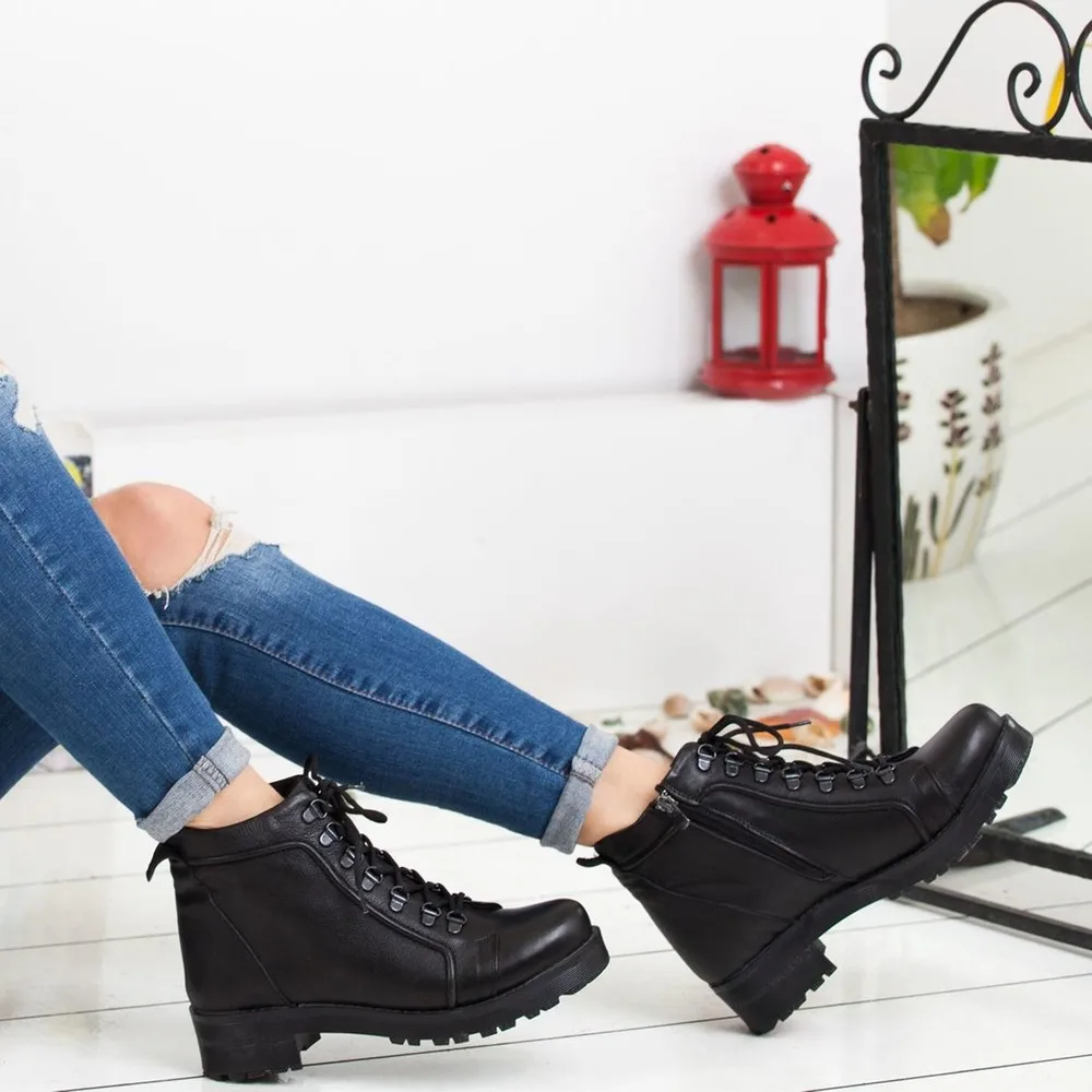 

Dorlie Women Casual Boots