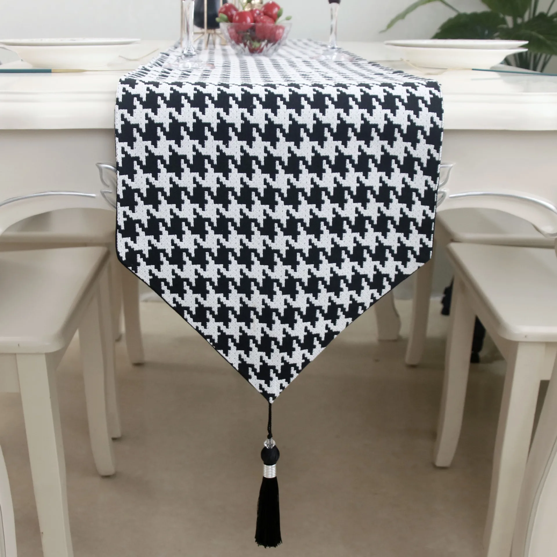 Wholesale new chenille jacquard table runner houndstooth wild bed napkin home decoration tablecloth tablecloth