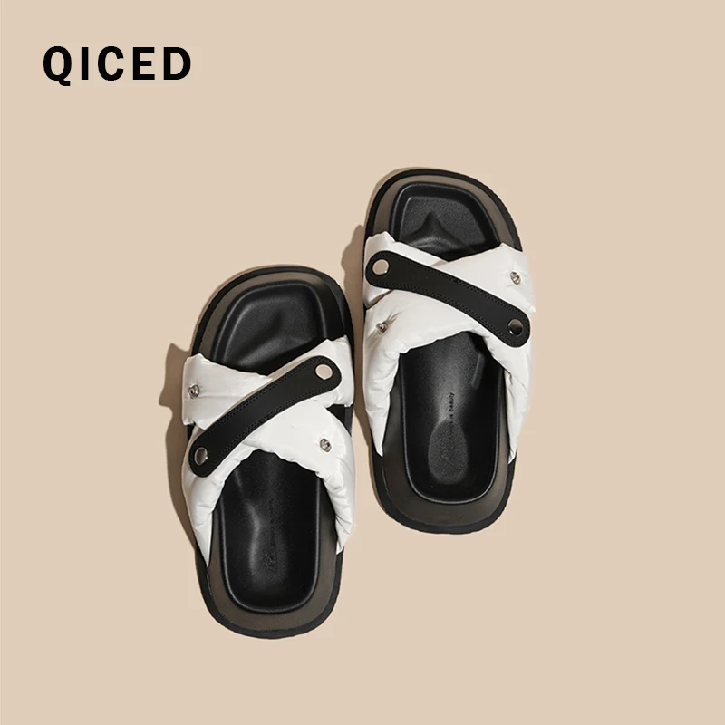 

2022 New Summer Ladies Cross Sandals Niche Design Sense Outer Wear Fashion Casual Flat Bottom Ladies Slippers Slipper Women