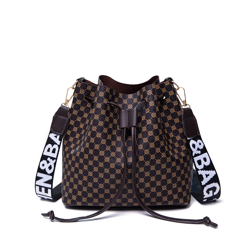 2023 New Korean Fashion Large Capacity Fashion Women's Handbag Shopping Travel Diagonal Straddle Shoulder Bag Water Bucket Bag