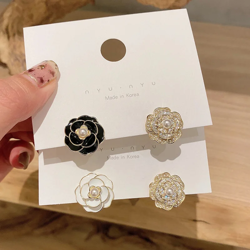 

French Retro AB Style Small Fragrance Camellia Earrings Female Net Celebrity Trendy Light Luxury High-end Personality Earrings