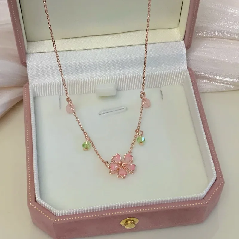 

Korean Sweet Cherry Blossom Zircon Pendant Necklace Luxury Crystal Flower Clavicle Chain Necklace for Women Wedding Jewelry Gift