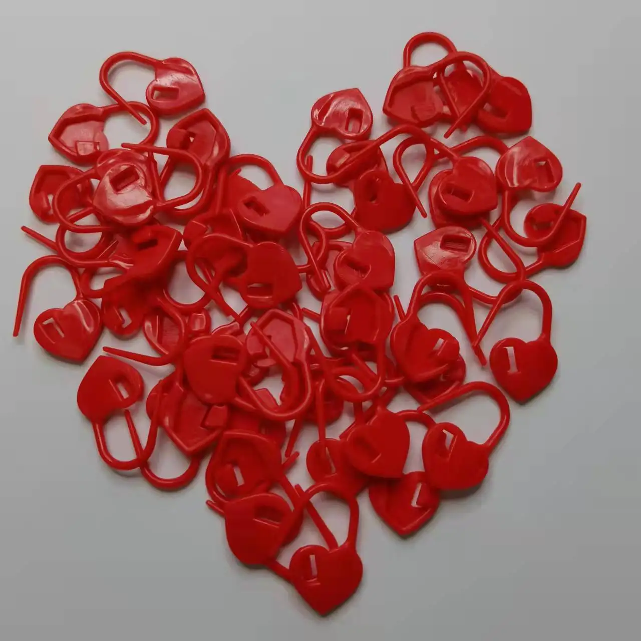 50pcs Heart Shaped Stitch Markers Plastic Knitting Crochet Locking Holder Needle Sewing Accessories |