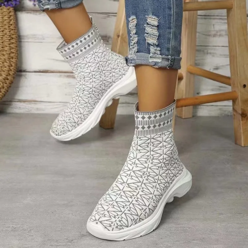 

Женские короткие ботинки, мягкая нескользящая подошва, легкие кроссовки для бега, плетеные, модная обувь