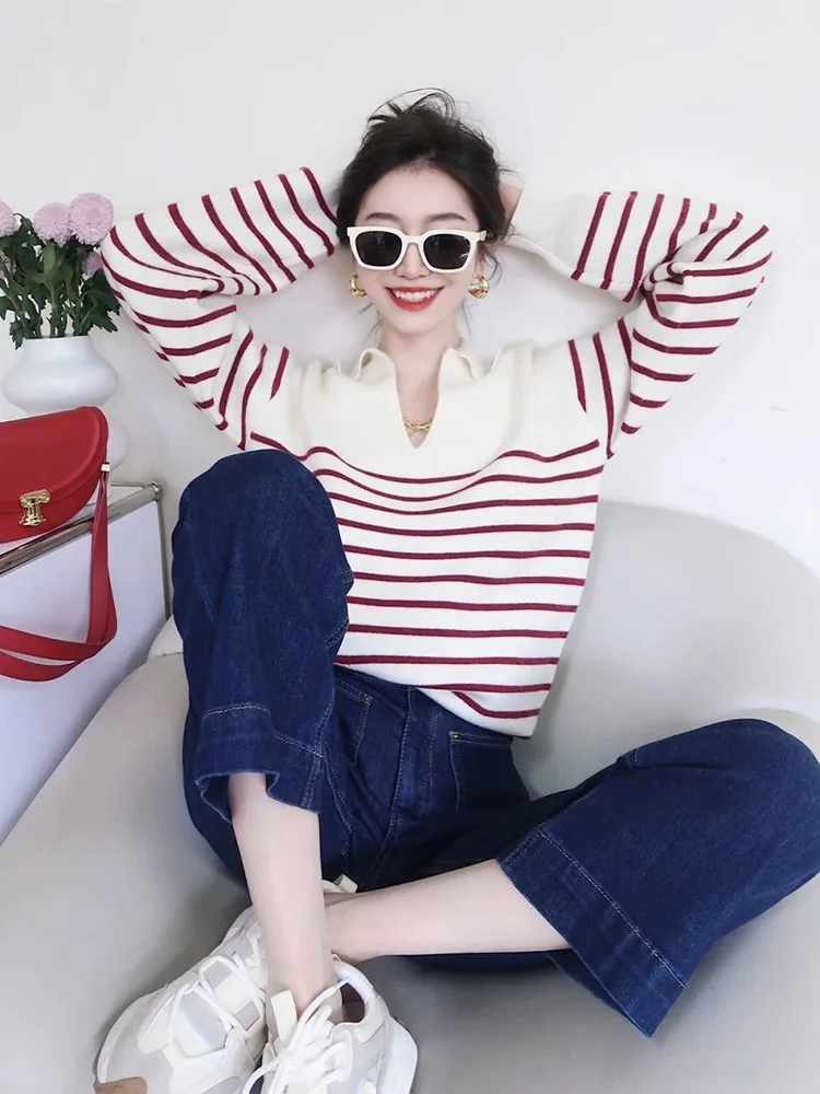 Французский вязаный свитер в красную полоску с v-образным вырезом стиле ретро