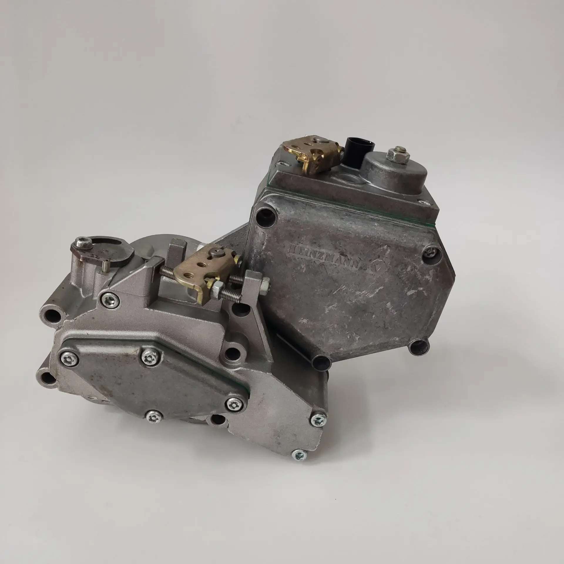 Детали двигателя в сборе регулятор скорости 0211 1327 1494 02111435 для дизельного Deutz BF4M2012C