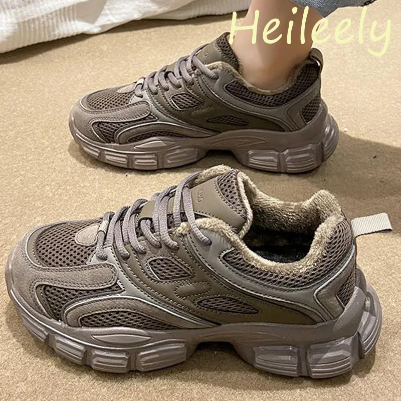 

Кроссовки мужские сетчатые на плоской подошве, 3 см