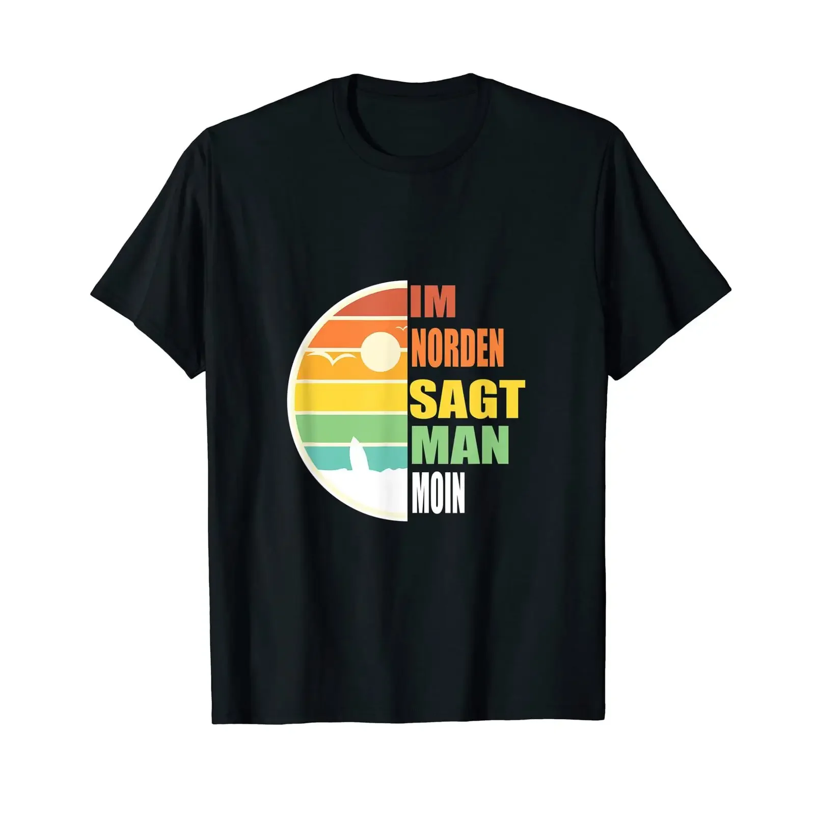 Фото Футболка с надписью «Im Norden sagt man Moin Norddeutsch», черная, винтажная, с эффектом потертости, унисекс, мягкая, удобная, дизайнерская одежда, модная. №1