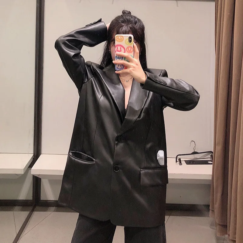 Рисунок 3 - Черный блейзер из искусственной кожи