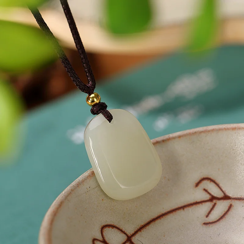 

Yiluyin natural Hetian Baiyu versatile Pendant with simple personality Wushi brand men's and women's rope Set