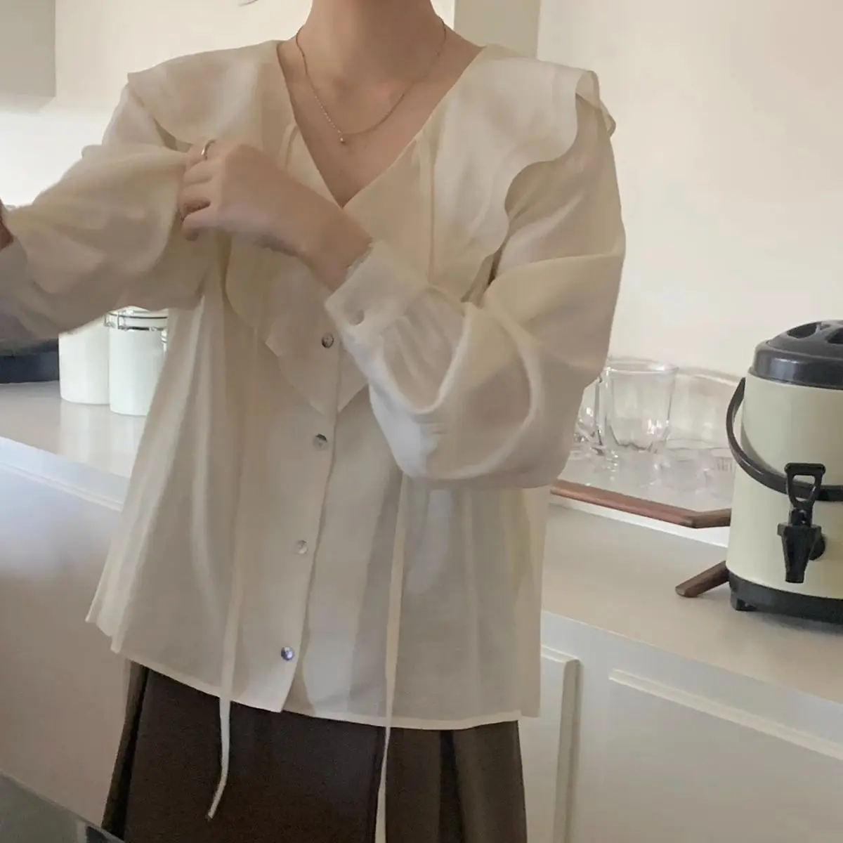 Блузка женская шифоновая с оборками на шнуровке