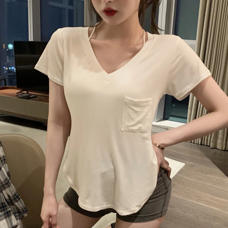 

Женская Сексуальная футболка, однотонный тонкий укороченный топ, летняя одежда, Корейская женская эстетичная Асимметричная футболка с карманами и V-образным вырезом, коротким рукавом