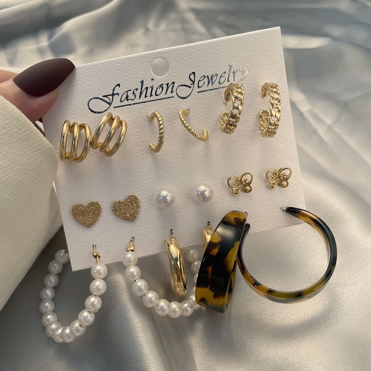 

Vintage Pearl Butterfly Leopard Drop Earrings Set Geometric Love Heart Star Flower Hoop Earrings Elegant Wedding Party Jewellery