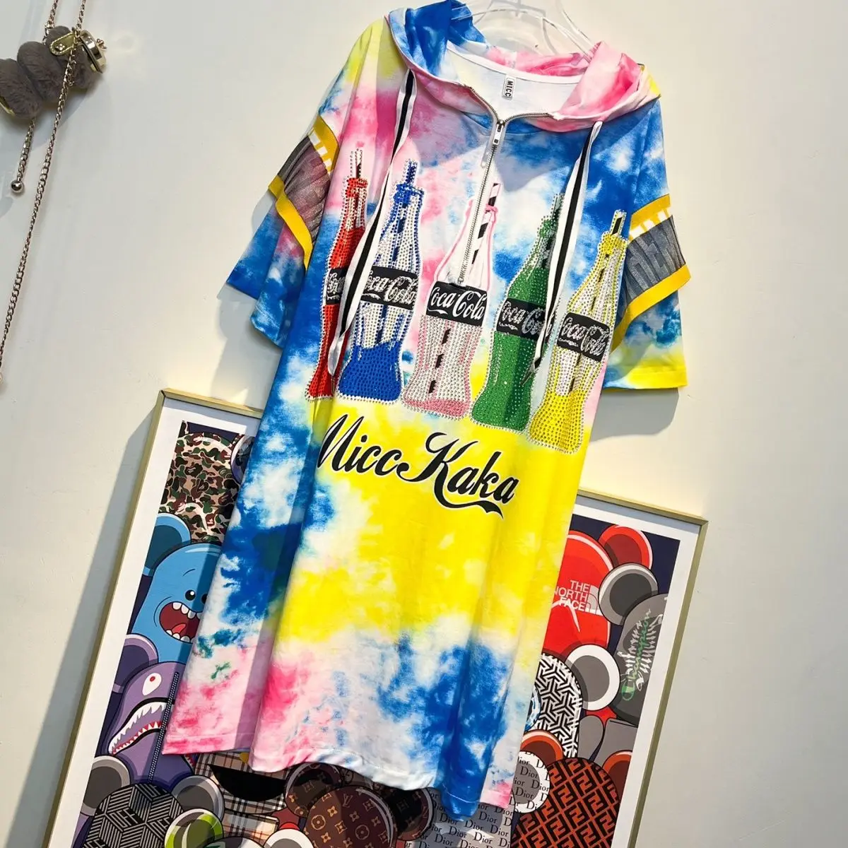 

Женская одежда бренда Tide Summwe, новинка 2022 года, платье с капюшоном и принтом Hor сверления, Сетчатое лоскутное платье средней длины с капюшоном...