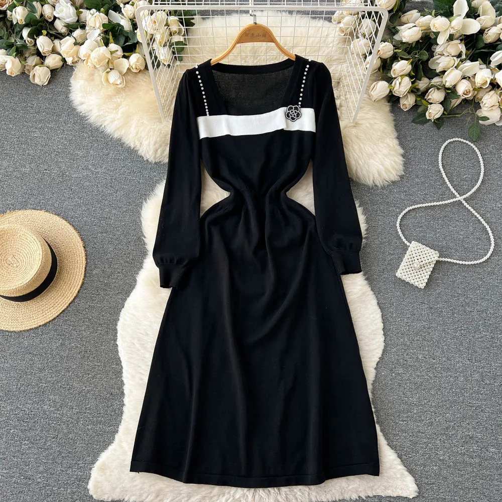 

Осеннее высококачественное нишевое дизайнерское платье контрастного цвета с трехмерным цветком и квадратным воротником, платье с завышенной талией в стиле Хепберн