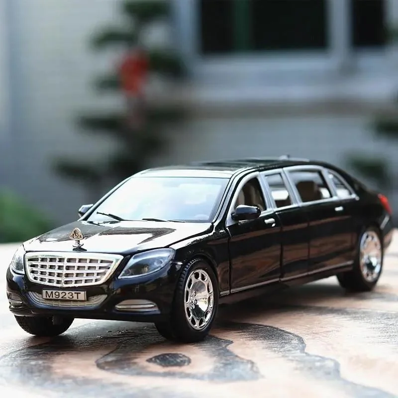 

1/24 Diecasts Toy Vehicles Maybach S600 Alloy Car Model Simulation Pull Back Sound Light 6 Door Opend Boys Toy Gift For Children