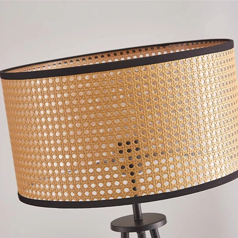 Дания Дизайнер Минимализм Торшер ручной работы с плетеным абажуром из ротанга