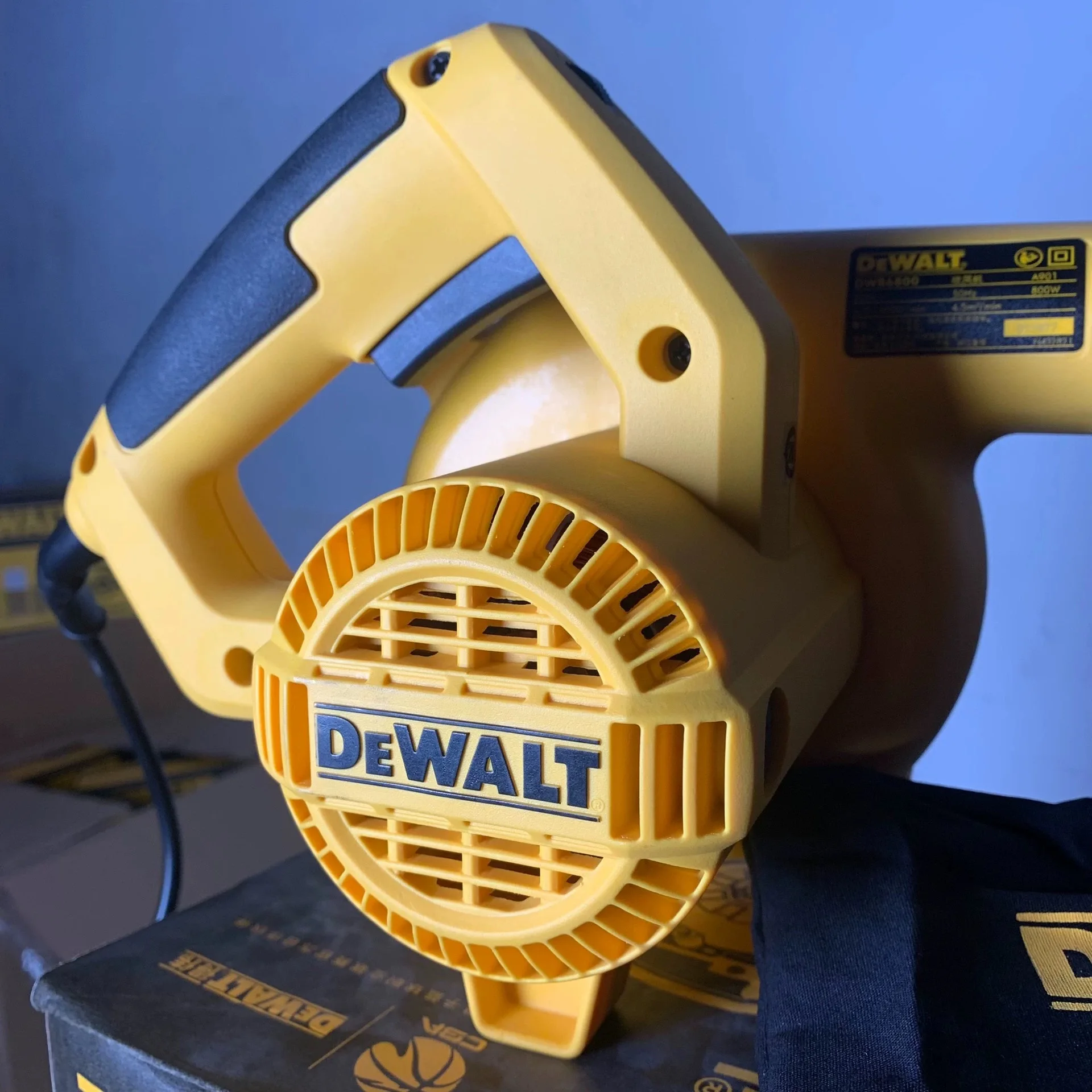 DEWALT DWB6800-B1 Blower 800 Вт