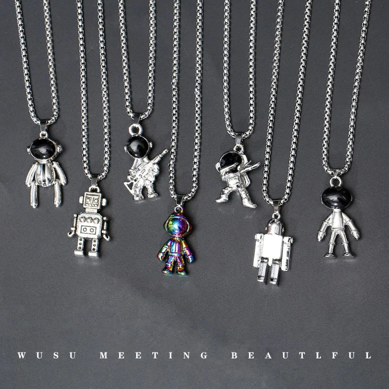 

Fashion Creative Design Steel Astronaut Men's Necklace Astronaut Hip Hop Pendant Couple Essential Necklace Accessories Wholesale