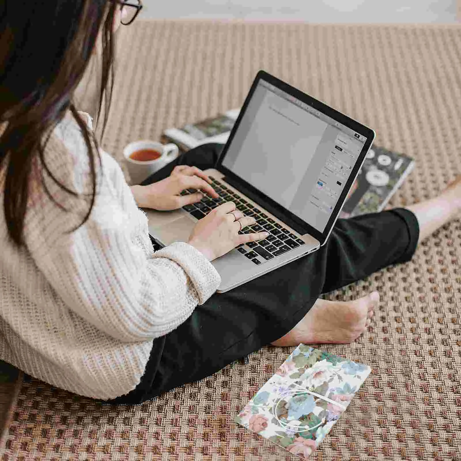 Тканевая обложка книги защитные школьные принадлежности нежные канцелярские