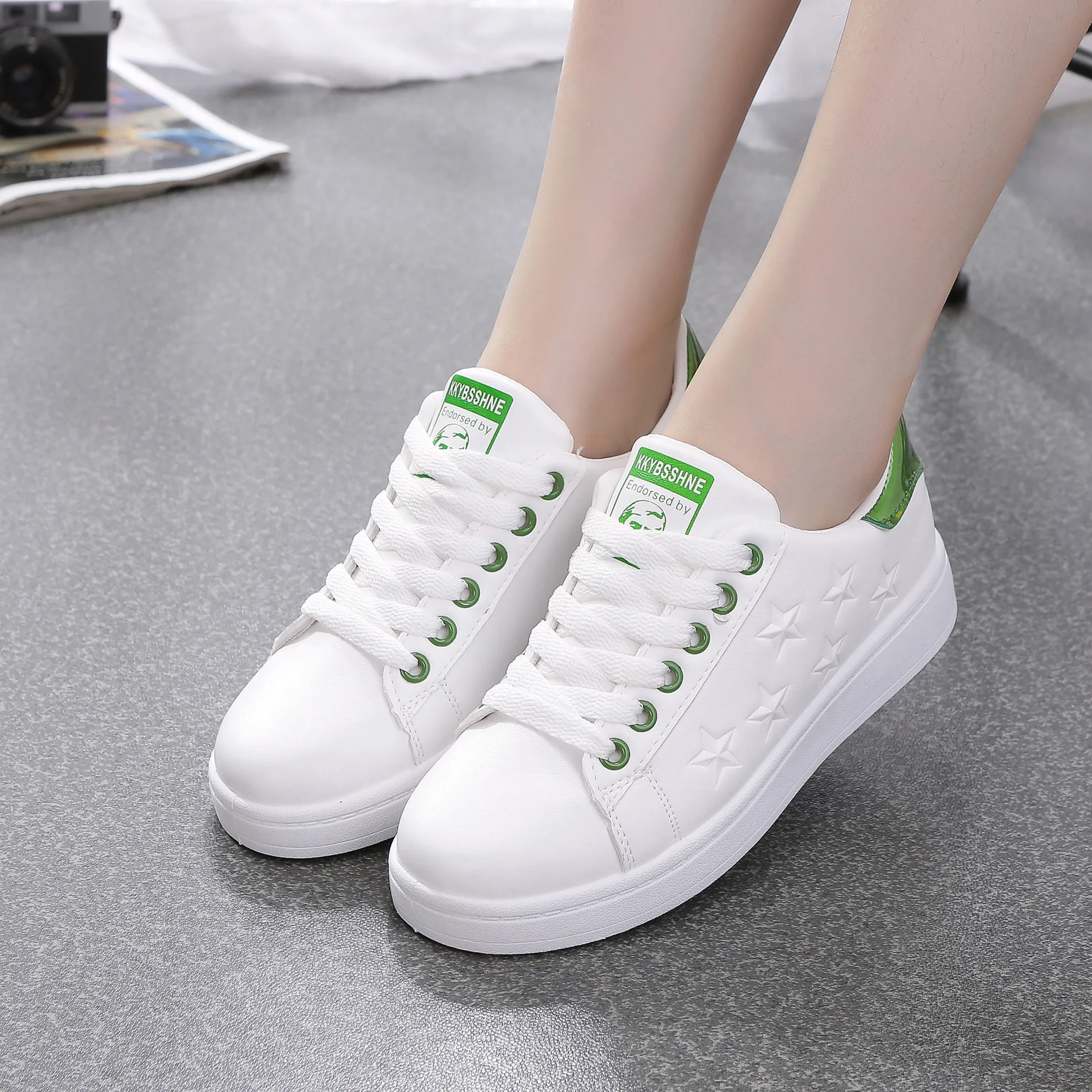 

Women's Vulcanized Shoes Candy Color Casual Shoes PU Women's Shoes with Five-pointed Star Print Flat Board Shoes White Sneakers