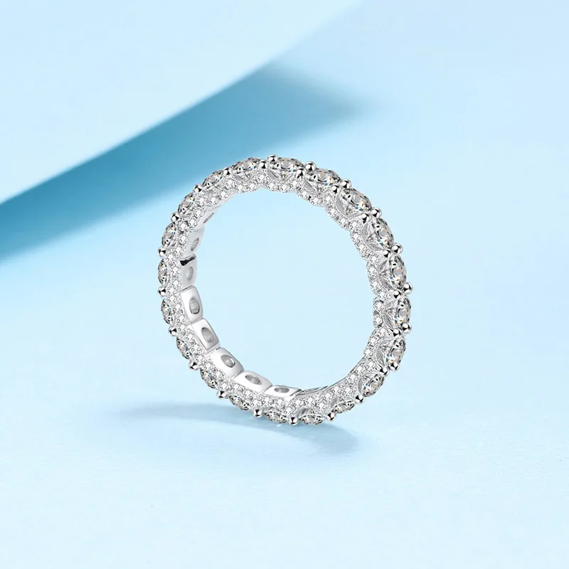 Женское кольцо из белого золота 18 карат VVS1 D