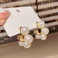 fashion pearl c shaped earrings for women personality classic white red new brincos