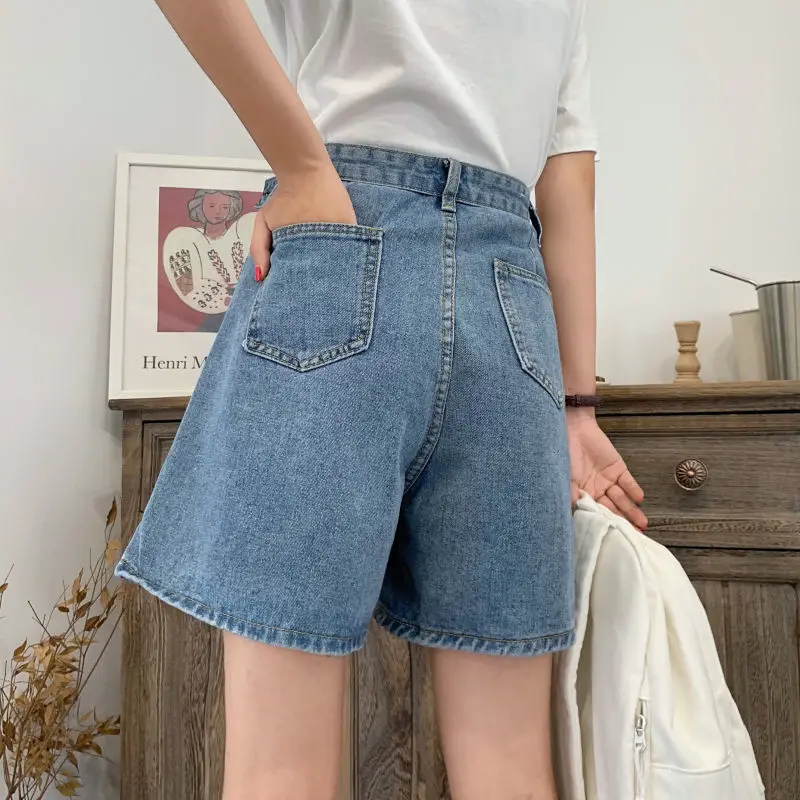 2023 Summer Vintage Women High Waist Button Wigh Leg Knee-Lenght Jeans Shorts Korea Chic Casual Female Loose Blue Denim Shorts