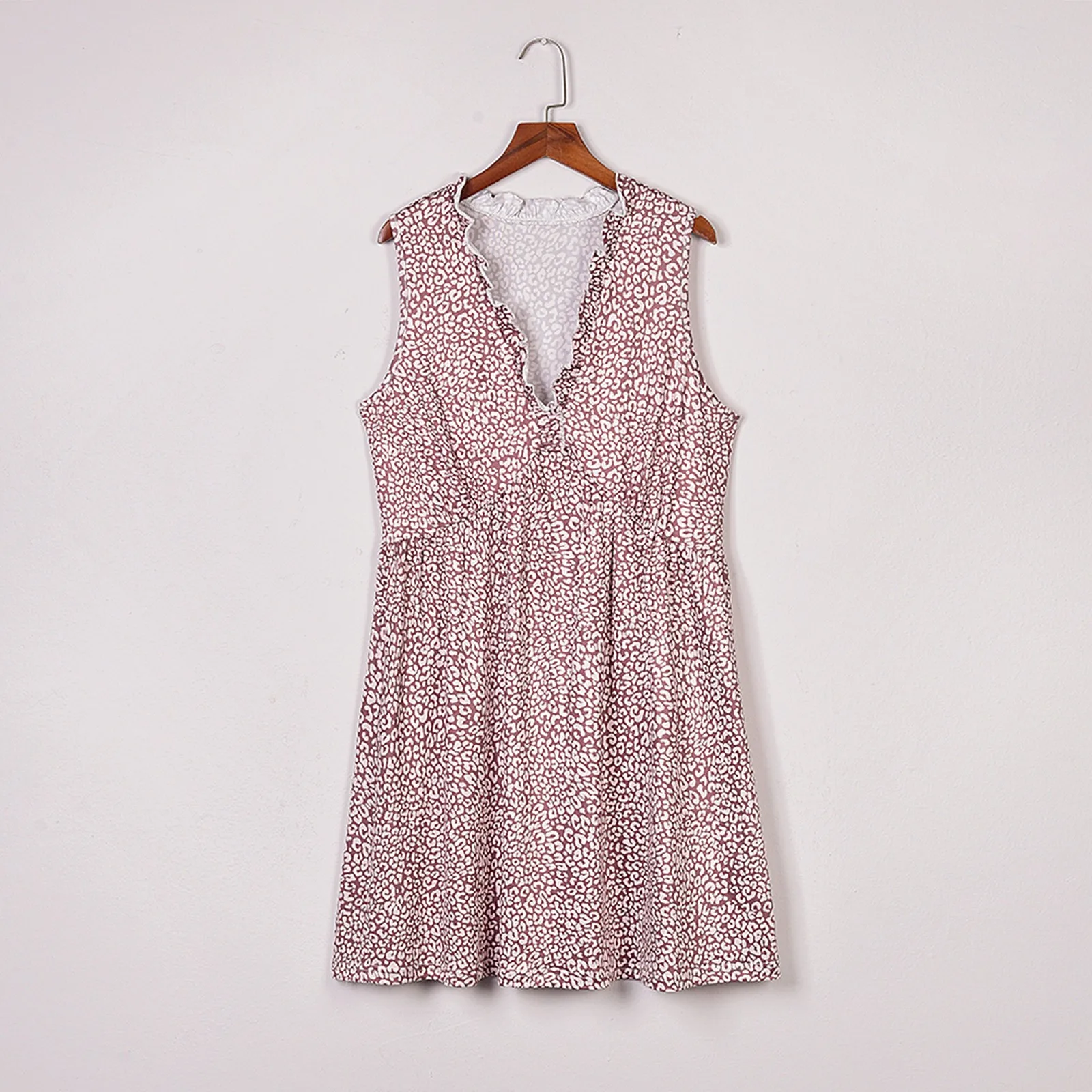 Платье женское без рукавов с леопардовым принтом и V-образным вырезом |