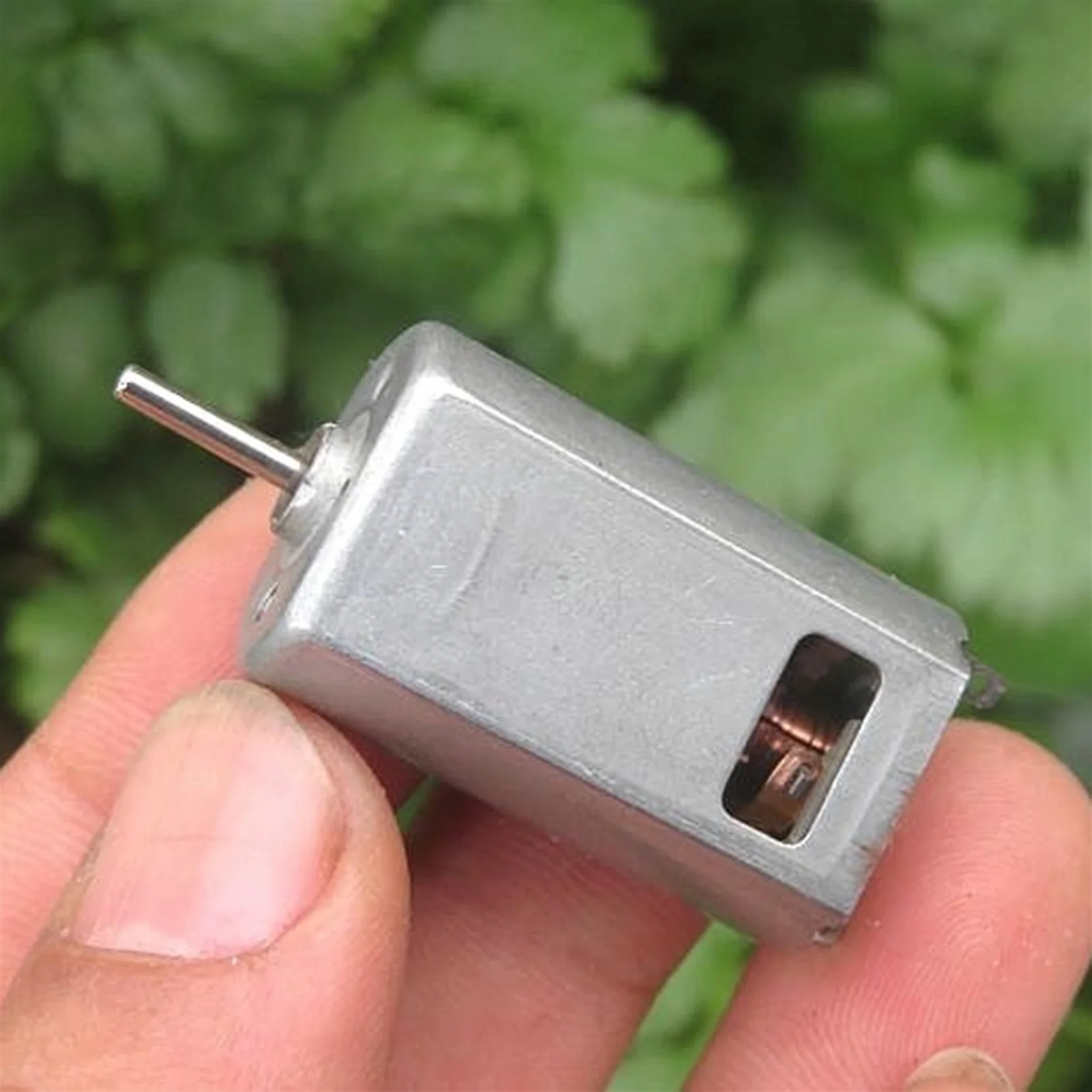 

Фена для волос с вентиляционными отверстиями, 9 В, 180 об/мин