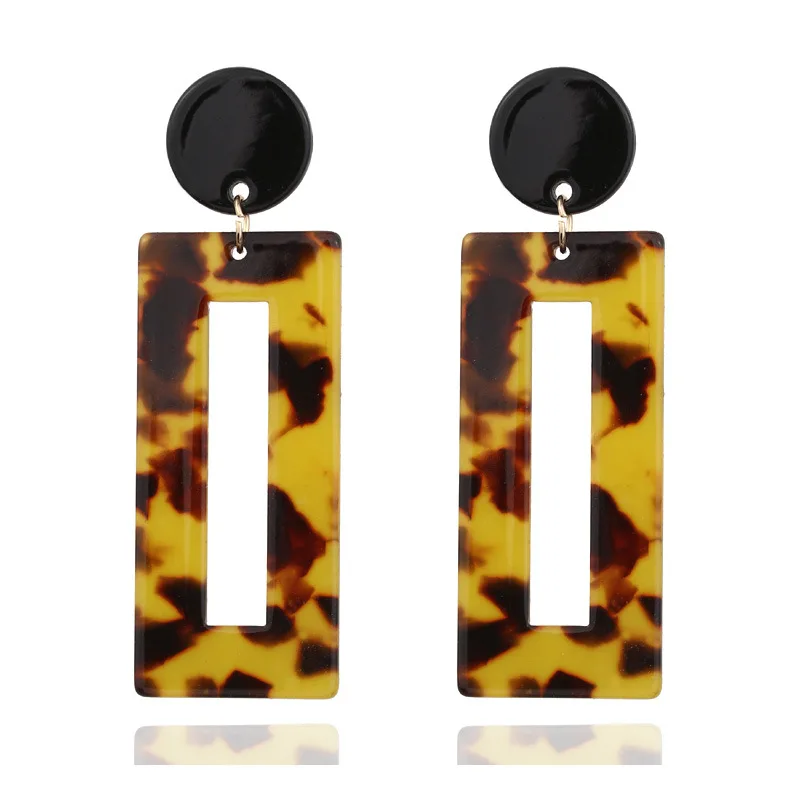 

Japanese and Korean version of the simple big-name acetate version of the leopard earrings acrylic plate geometric resin earring