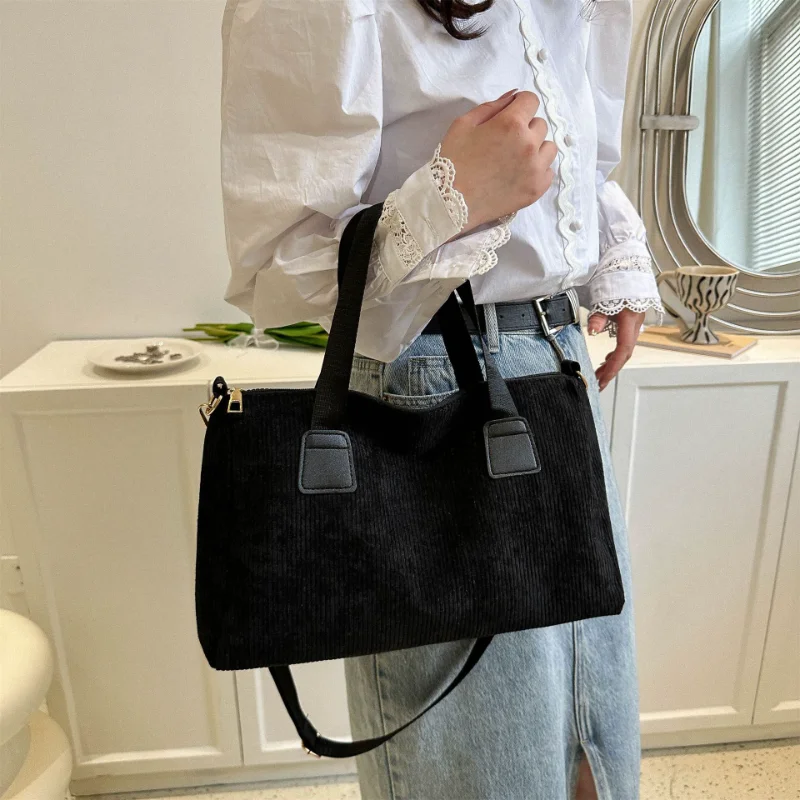 

Вместительная сумка через плечо для женщин на осень и зиму, новинка 2023, Корейская Вельветовая сумка-мессенджер, однотонная универсальная сумка-тоут