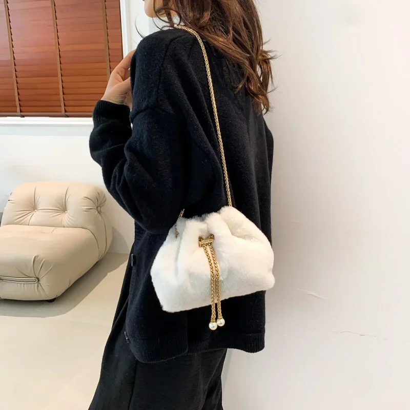 Рисунок 3 - Осенне-зимние ретро сумки-ведра