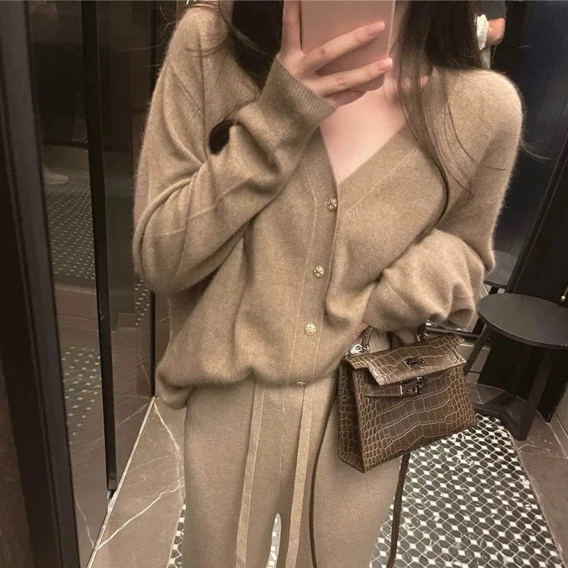 

Fashion Raccoon Fleece Sweater Jacket Female Loose Lazy Gentle Wind Soft V-neck Knitted Cardigan Fall and Winter Take on Tops