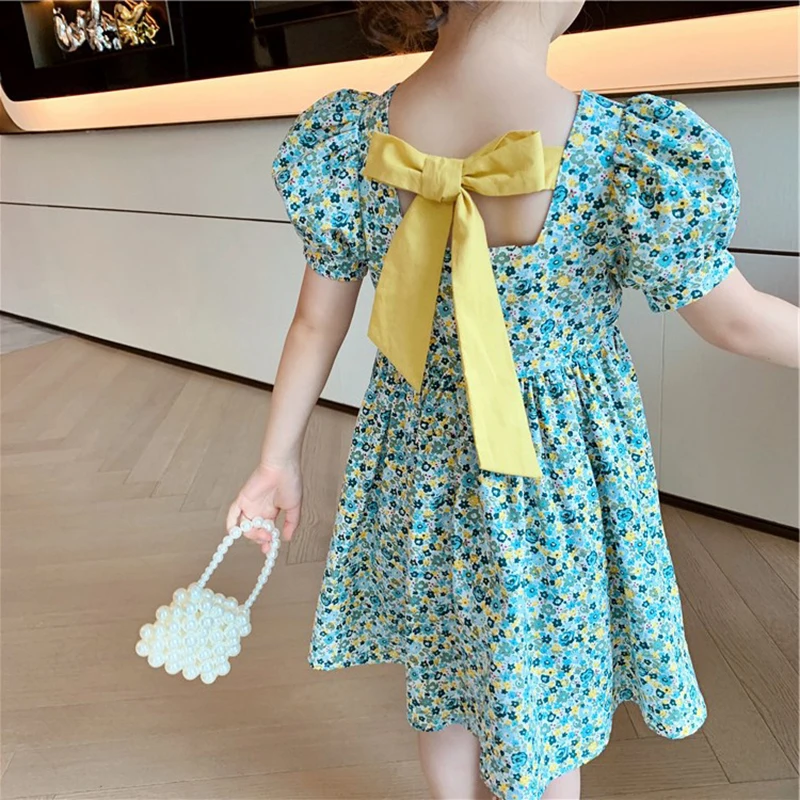 

Детское летнее платье с открытой спиной и квадратным вырезом