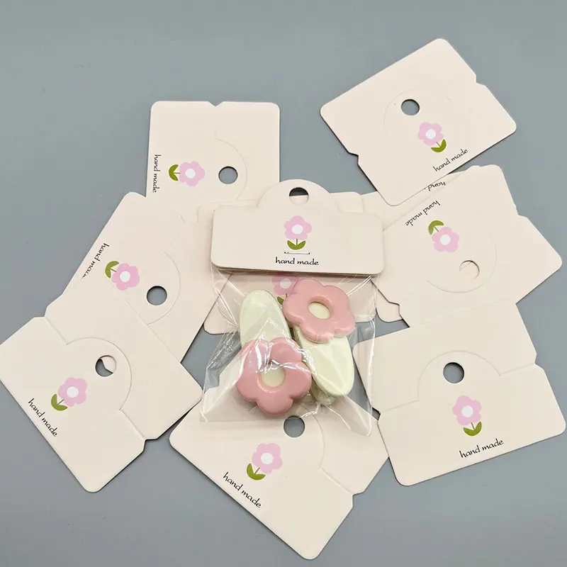 50 шт./лот, складные упаковочные бумажные карты, 6,4x4 см, розовые карты с бантом для ювелирных изделий ручной работы, розничная торговля, бирка с цветами, картон