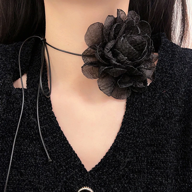 

Vintage Classic Chokers Necklaces for Women Romantic Cute Flower Neck Chain Charm Necklace Fashion Delicate Jewelry Accessories